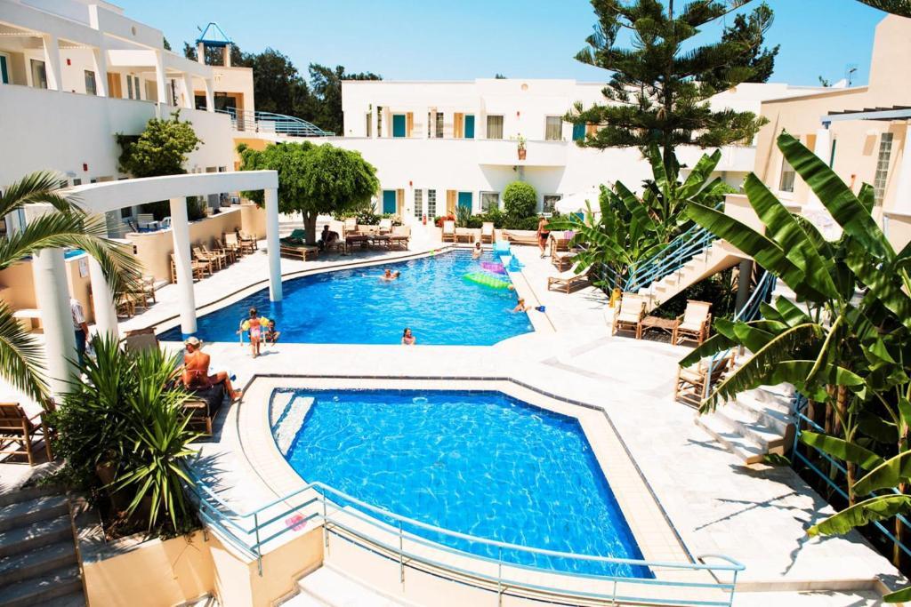 Forum Suites Като-Даратсо Экстерьер фото