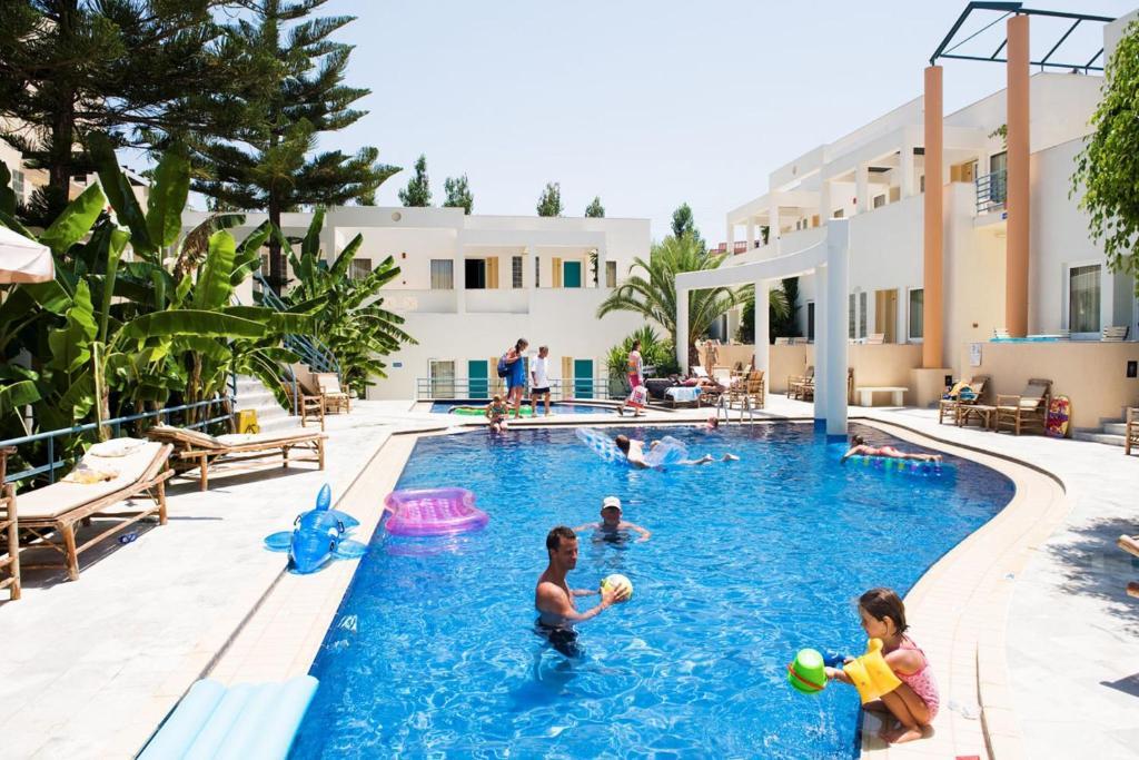 Forum Suites Като-Даратсо Экстерьер фото