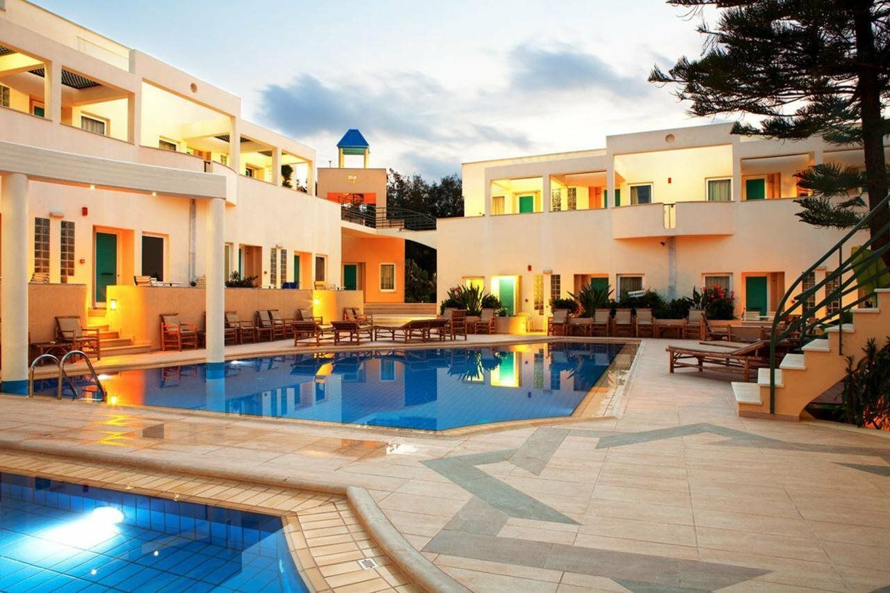 Forum Suites Като-Даратсо Экстерьер фото